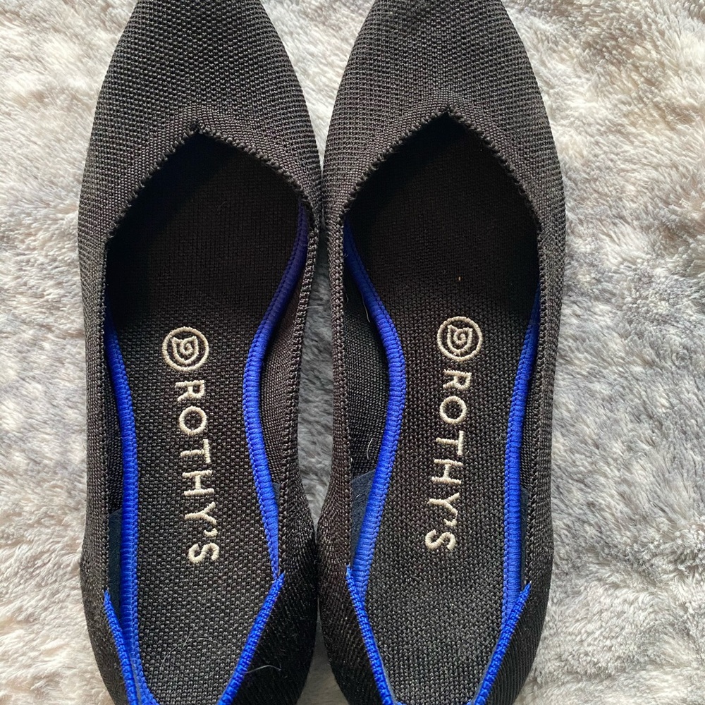 Rothys - Classic Black Point